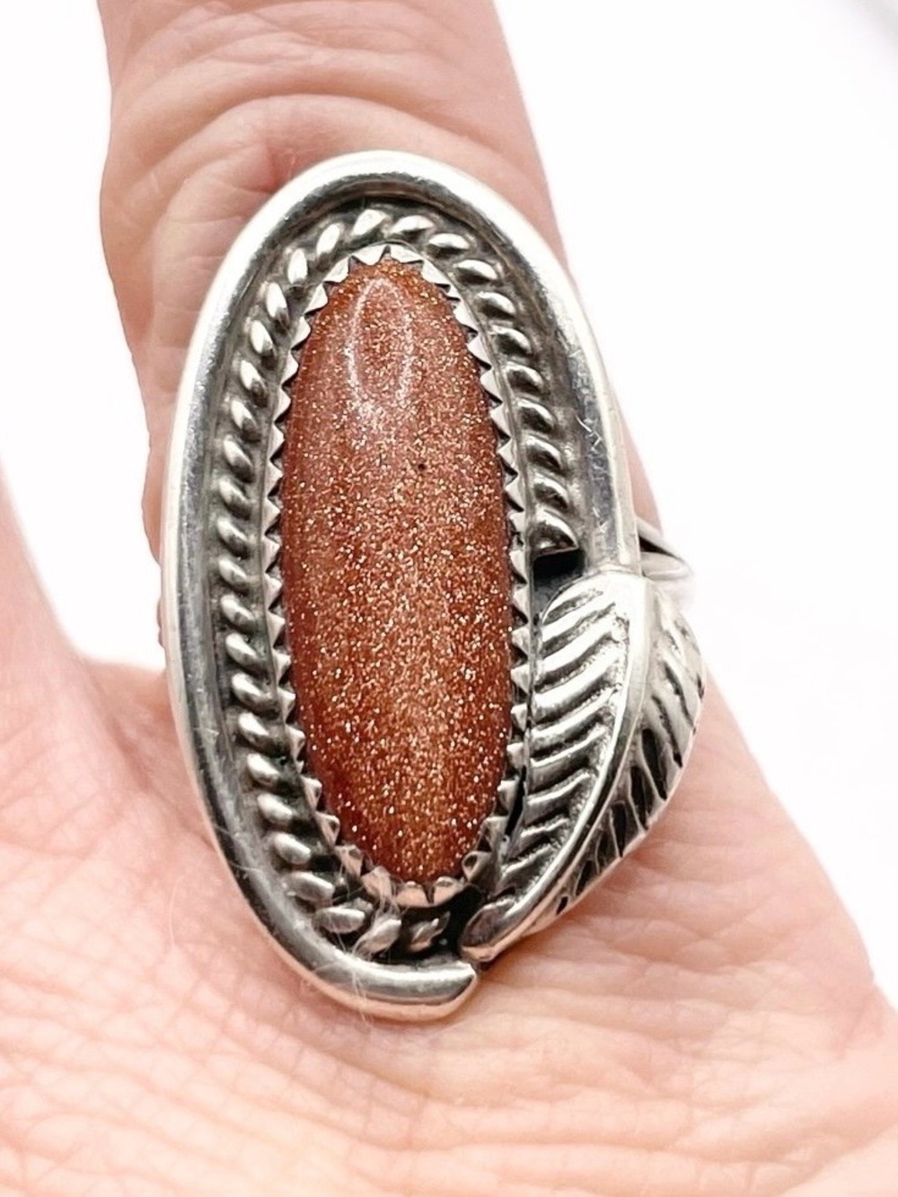 Size 6.5 Sterling Silver Leaf Goldstone Oval Ring - Picture 5 of 8